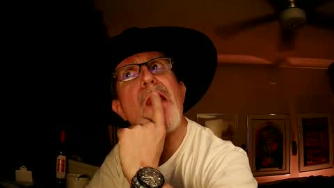 Snapshot of shrewtamer chatting on 09.19.25 shrewtamer online show from 09.19.25