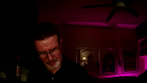 Snapshot of shrewtamer chatting on 09.24.25 shrewtamer online show from 09.24.25