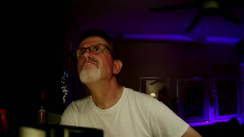 Snapshot of shrewtamer chatting on 09.30.25 shrewtamer online show from 09.30.25