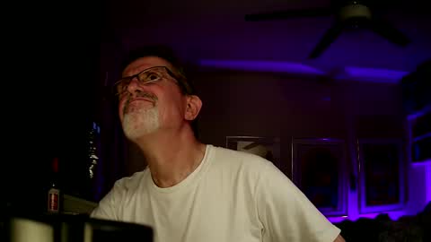 Snapshot of shrewtamer chatting on 10.01.25 shrewtamer online show from 10.01.25