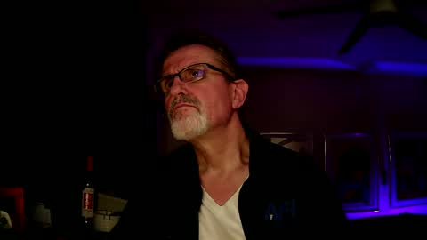 Snapshot of shrewtamer chatting on 10.02.25 shrewtamer online show from 10.02.25