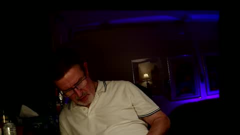 Snapshot of shrewtamer chatting on 10.11.25 shrewtamer online show from 10.11.25