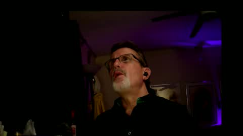 Snapshot of shrewtamer chatting on 11.18.25 shrewtamer online show from 11.18.25