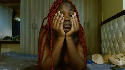 Snapshot of shugahnash chatting on 12.01.24 nash online show from 12.01.24