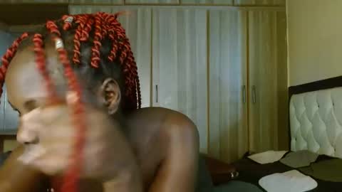 Snapshot of shugahnash chatting on 12.05.24 nash online show from 12.05.24