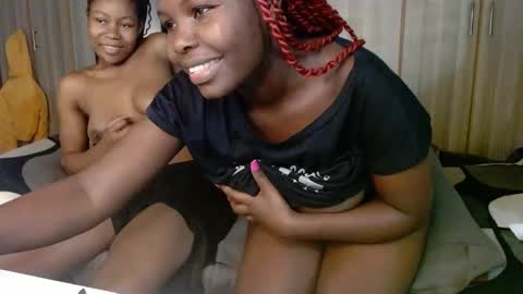 Snapshot of shugahnash chatting on 12.10.24 nash online show from 12.10.24