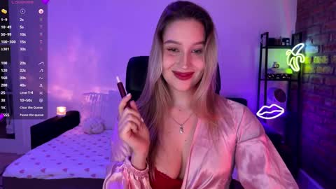 Snapshot of shy_bee chatting on 12.22.25 Alice online show from 12.22.25