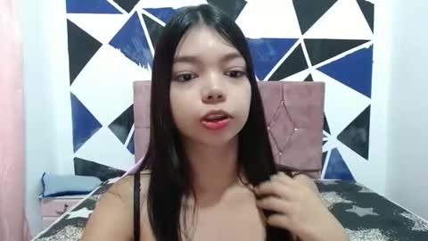 Snapshot of shy_luna18 chatting on 11.30.25 luna online show from 11.30.25