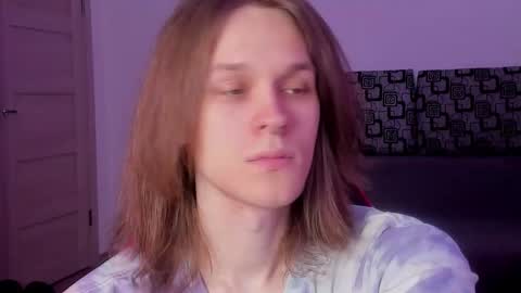 Snapshot of shy_nny chatting on 10.08.25 Mark online show from 10.08.25