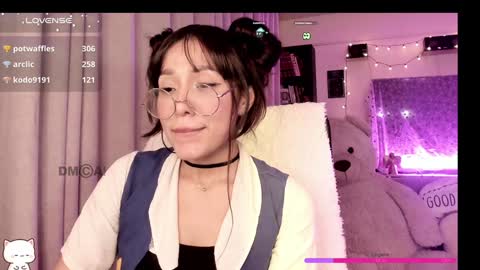 Snapshot of shyangie24 chatting on 01.13.25 Angeline 3 independent come here when am horny... online show from 01.13.25