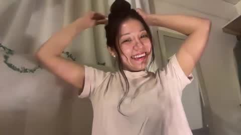 Snapshot of shyangie24 chatting on 01.23.25 Angeline 3 independent come here when am horny... online show from 01.23.25