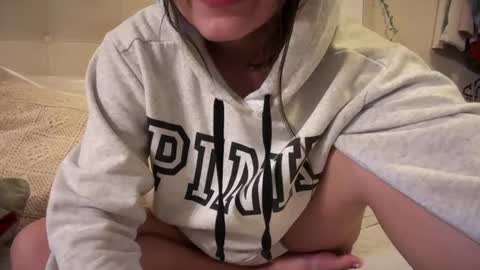 Snapshot of shyangie24 chatting on 02.26.25 Angeline 3 independent come here when am horny... online show from 02.26.25