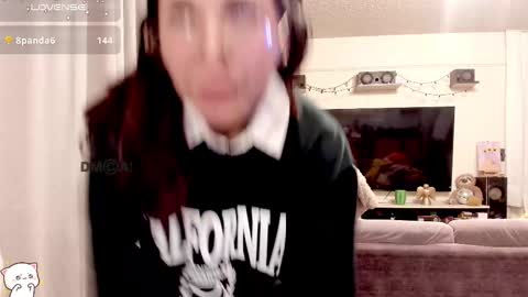 Snapshot of shyangie24 chatting on 10.04.25 Angeline 3 independent come here when am horny... online show from 10.04.25