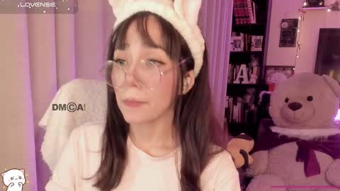 Snapshot of shyangie24 chatting on 11.19.25 Angeline 3 independent come here when am horny... online show from 11.19.25