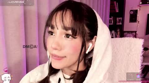 Snapshot of shyangie24 chatting on 11.24.25 Angeline 3 independent come here when am horny... online show from 11.24.25