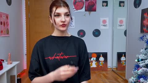 Snapshot of shybella_girl chatting on 12.19.24 Bella online show from 12.19.24