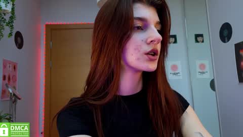 Snapshot of shybella_girl chatting on 01.24.25 Bella online show from 01.24.25