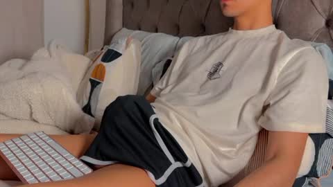 Snapshot of shydude666 chatting on 02.07.26 shydude666 online show from 02.07.26