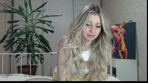 Snapshot of shyevaa chatting on 05.14.26 Eva online show from 05.14.26