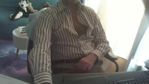 Snapshot of shyfrenchcock chatting on 10.27.25 shyfrenchcock online show from 10.27.25