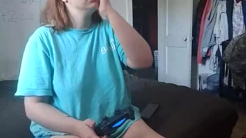 Snapshot of shylee538825 chatting on 10.06.25 shylee538825 online show from 10.06.25