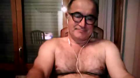 Snapshot of shymmy10 chatting on 04.27.26 shymmy10 online show from 04.27.26