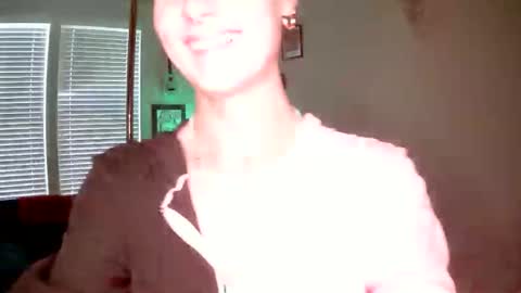 Snapshot of shyy_petitebaby chatting on 04.12.26 shypetitebaby online show from 04.12.26