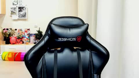 Snapshot of sia0610 chatting on 10.27.25 SIA online show from 10.27.25