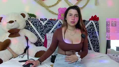 Snapshot of sia_jones chatting on 04.03.26 Sia online show from 04.03.26