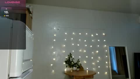 Snapshot of siberian_girl_ chatting on 11.08.25 Eva online show from 11.08.25