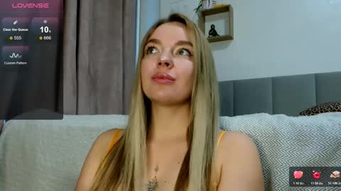 Snapshot of siberian_girl_ chatting on 11.29.25 Eva online show from 11.29.25