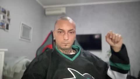 sidvicious23cm online show from 10.24.25