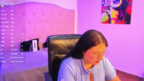 SIENNA  online show from 03.04.26