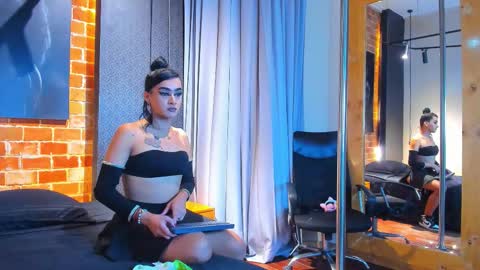 Snapshot of sienna_dark chatting on 03.12.26 SinnaDark online show from 03.12.26