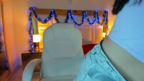 Sienna  online show from 11.24.25