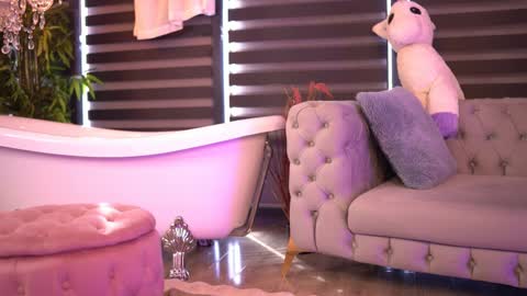 Snapshot of siennajayden chatting on 09.19.25 Sienna online show from 09.19.25