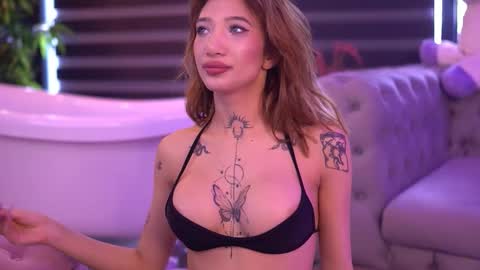 Snapshot of siennajayden chatting on 09.25.25 Sienna online show from 09.25.25