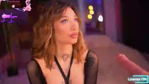 Snapshot of siennajayden chatting on 10.17.25 Sienna online show from 10.17.25