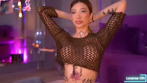 Snapshot of siennajayden chatting on 10.25.25 Sienna online show from 10.25.25