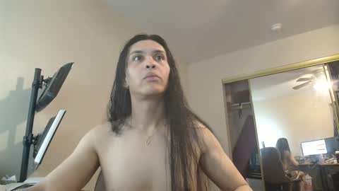 Snapshot of siennalilbunnykate chatting on 12.12.24 Nicole Zelaya Ferrati Niky Ferrati online show from 12.12.24