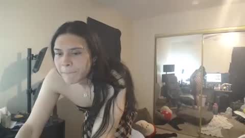 Snapshot of siennalilbunnykate chatting on 01.26.25 Nicole Zelaya Ferrati Niky Ferrati online show from 01.26.25