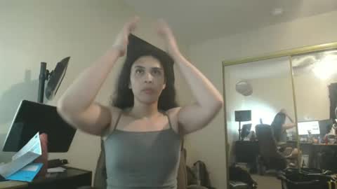 Snapshot of siennalilbunnykate chatting on 11.30.25 Nicole Zelaya Ferrati Niky Ferrati online show from 11.30.25