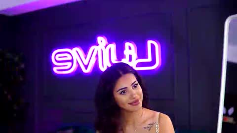 Sienna online show from 11.03.25