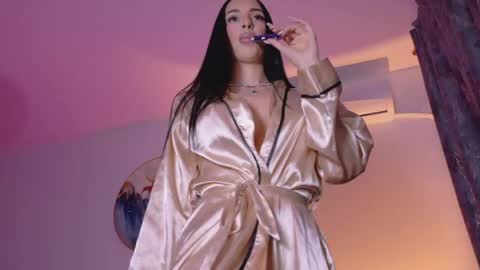 Sienna online show from 04.22.26