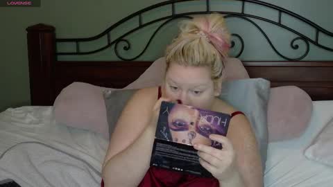 Snapshot of siennaxluxx chatting on 09.16.25 Sienna Luxx online show from 09.16.25