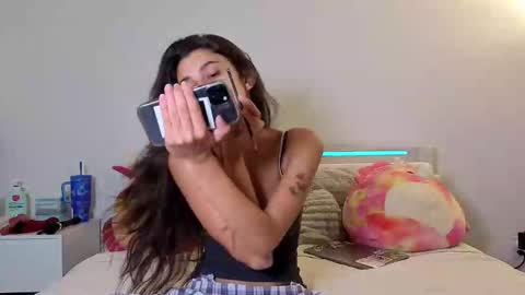 Sienna online show from 10.12.25