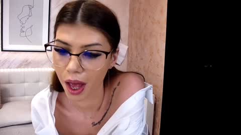 Snapshot of sierra_halle chatting on 12.15.24 SIERRA online show from 12.15.24