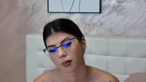 Snapshot of sierra_halle chatting on 02.15.25 SIERRA online show from 02.15.25