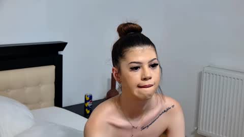 Snapshot of sierra_halle chatting on 02.19.25 SIERRA online show from 02.19.25