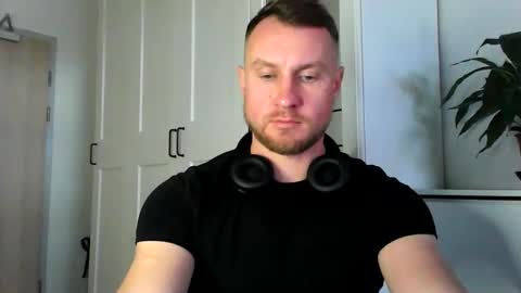 Snapshot of siggurd7one chatting on 10.25.25 Orlando online show from 10.25.25